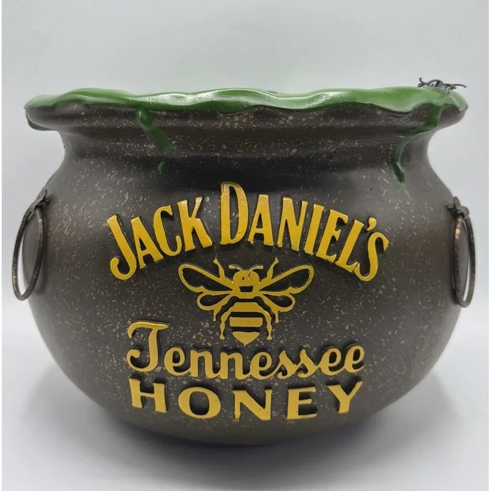 Rare Jack Daniel's Tennessee Whiskey Halloween Cauldron. Lights Up w/Bubble Soun